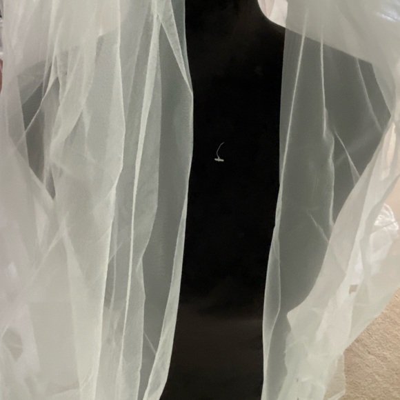 Elegant White Lace Bridal Veil main image 6